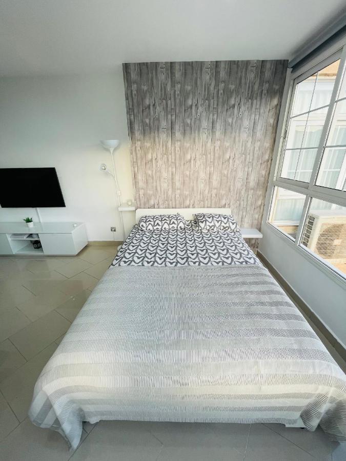 Apartamento La Torre 1337 Precioso, Moderno Y Con Piscina Torremolinos Exterior photo