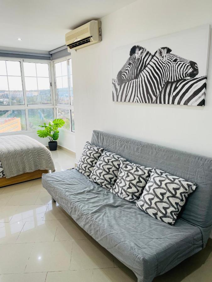 Apartamento La Torre 1337 Precioso, Moderno Y Con Piscina Torremolinos Exterior photo